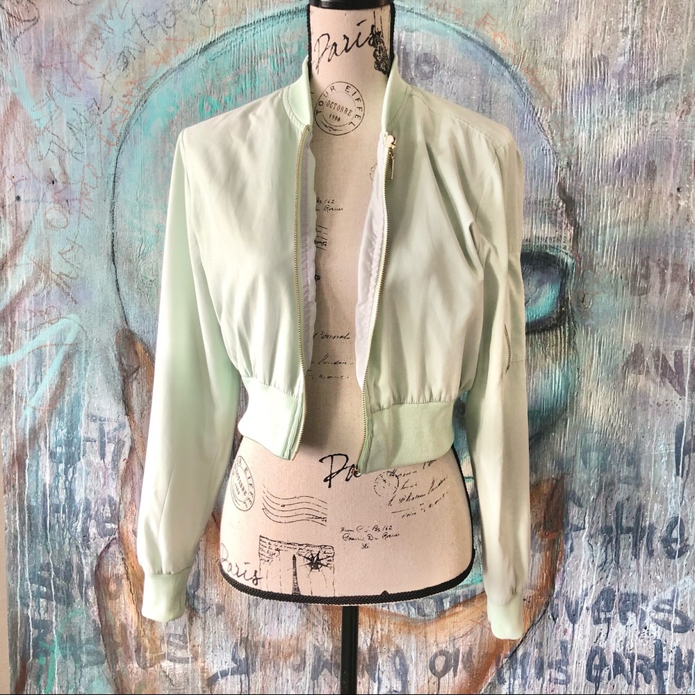 💙 2/$50 Highline Collective Crop Bomber Jacket | Small
